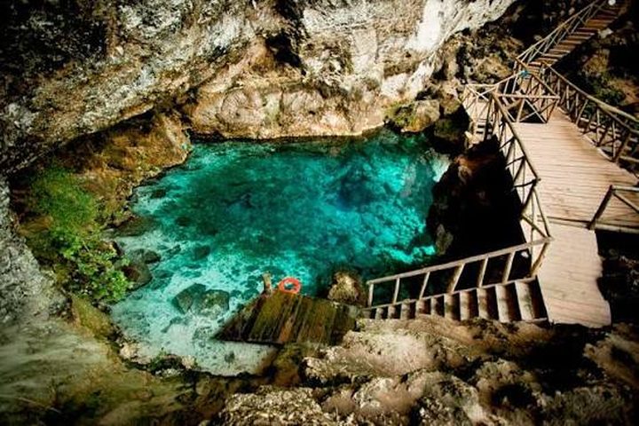 Hoyo Azul cenote